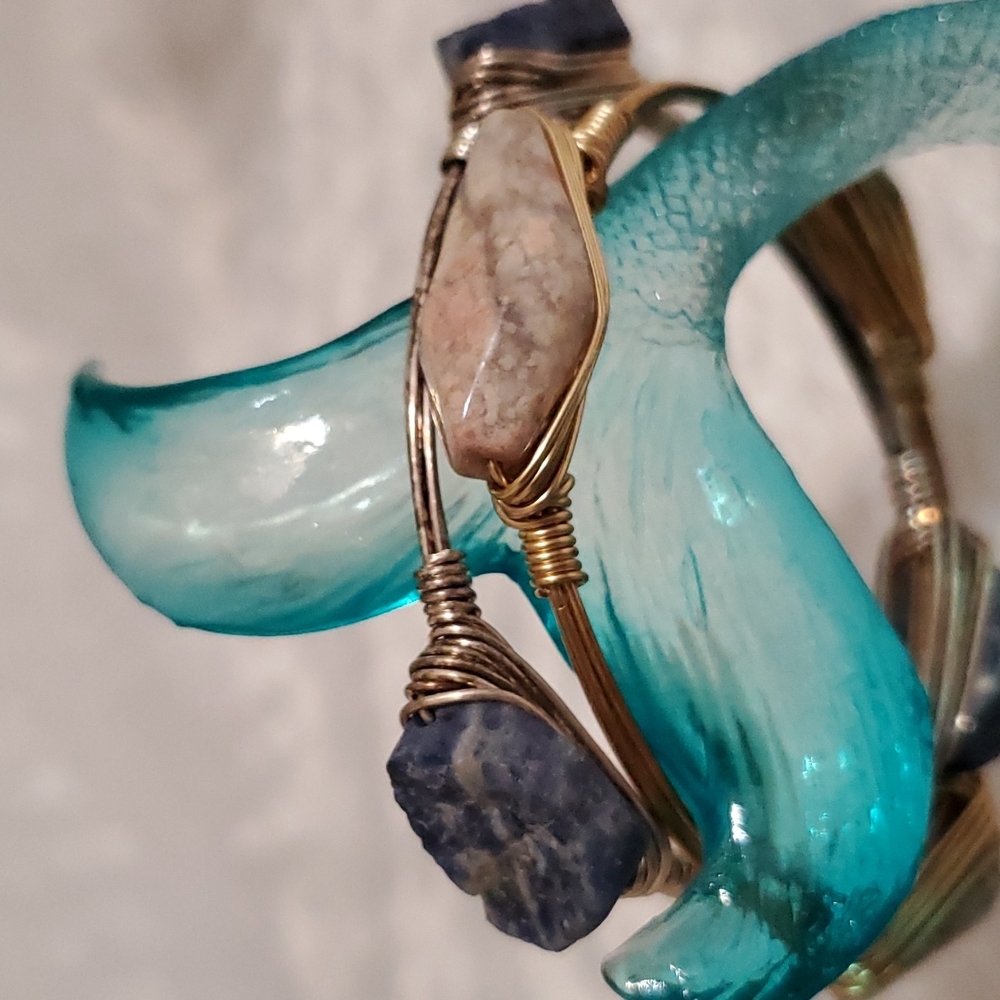 Wire wrapped pair of gold bronze tone artisan beaded gemstone bangle bracelets - Picture 2 of 7
